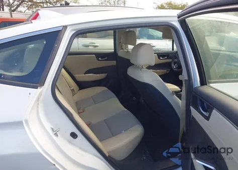 2018 Honda Clarity Plug-In Hybrid from USA, damaged, VIN JHMZC5F18JC013394